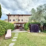 With Pool In The Tuscan Hills